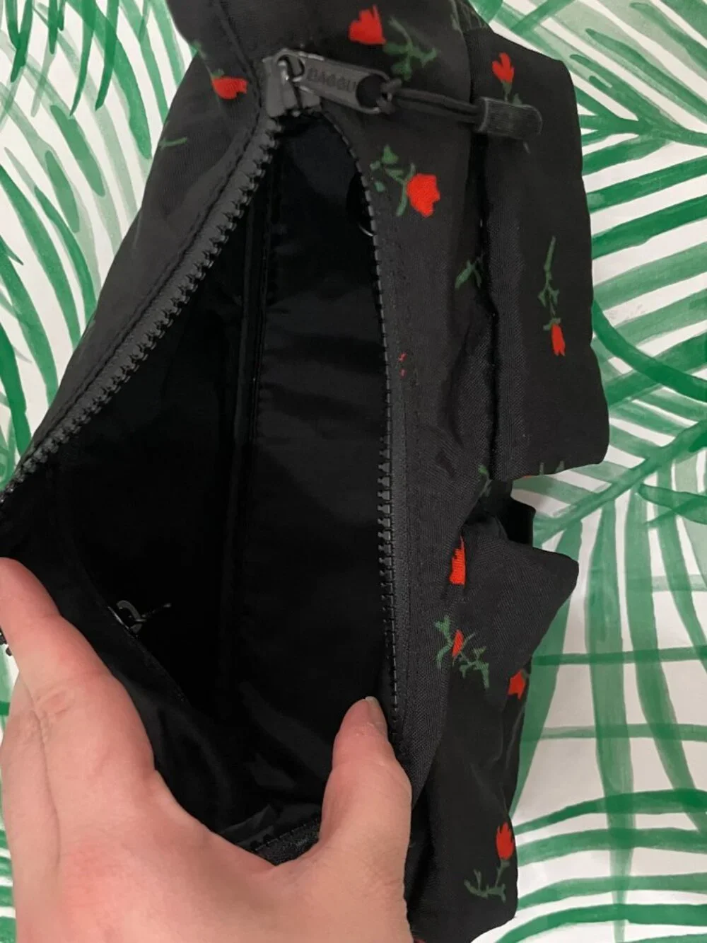 Baggu Cargo Shoulder Bag in Painted Wildflower Black